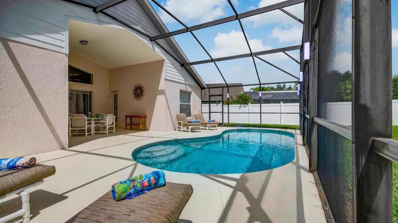 Pool Lighting Feature Private Fence Vila Orlando Exterior foto